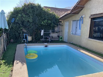 Casa en venta en Alvaro Casanova/Las LLamas, Peñalolén - 5 dormitorios, 4 baños
