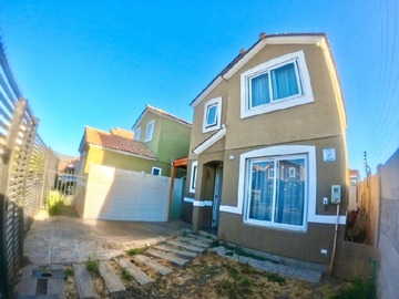 Casa en venta en Barrio los ciruelos, Buin - 3 dormitorios, 2 baños