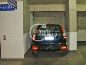 Estacionamiento en arriendo mensual en Irarrázaval 1989 - 1° subterráneo, Ñuñoa, Ñuñoa