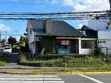 Local Comercial en arriendo mensual en Gran vitrina en calle Regimiento (63645), Puerto Montt - 3 baños