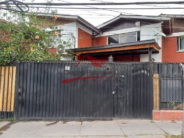 Casa en venta en Casa de Dos Pisos Ampliada, 3 Dormitorios, 2 Baños, Quilicura. - 3 dormitorios, 2 baños