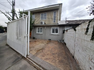 Casa en venta en Las araucarias y las paulonias, Cerrillos - 3 dormitorios, 2 baños