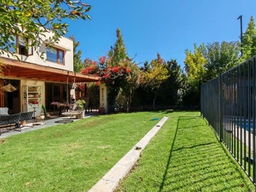 Casa en venta en Las flores piedra roja chicureo, Colina - 4 dormitorios, 5 baños