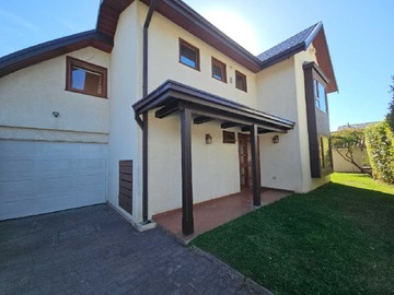 Casa en arriendo mensual en Arriendo Casa 4D 4B 3E Loma San Andres (170255), Concepción - 4 dormitorios, 4 baños