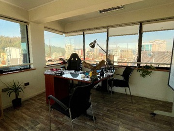 Oficina en venta en Oportunidad Oficina a pasos de Plaza de Armas (74799), Concepción - 4 dormitorios, 2 baños