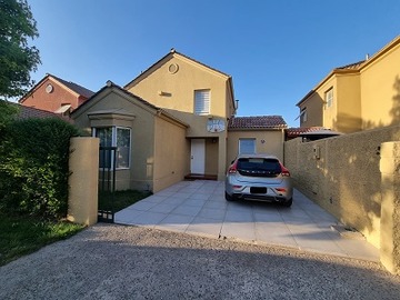 Casa en venta en Valle Lo Campino, Quilicura - 3 dormitorios, 3 baños