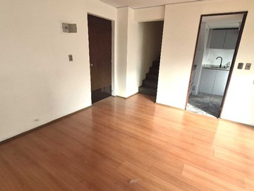 Departamento en venta en Dúplex a media cuadra metro Chile España! (162702), Ñuñoa - 3 dormitorios, 2 baños