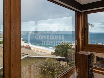 Casa en venta en Bellavista, Viña del Mar - 5 dormitorios, 3 baños