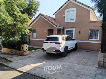 Casa en arriendo mensual en Viatka, Huechuraba - 3 dormitorios, 3 baños