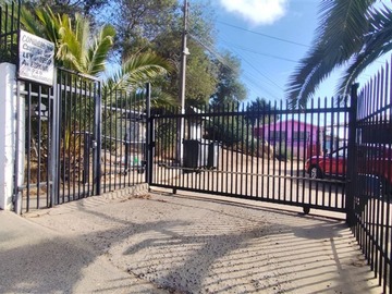 Casa en venta en Avenida España 725, El Quisco - 6 dormitorios, 2 baños