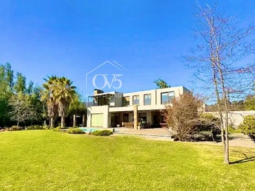Casa en venta en Moderna casa en Chicureo (121548), Colina - 5 dormitorios, 5 baños