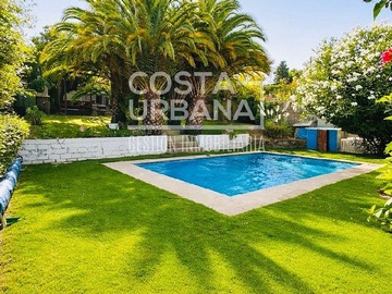 Casa en venta en Quilpué, Quilpué Centro, Quilpué - 5 dormitorios, 4 baños