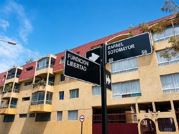 Departamento en venta en Rafael Sotomayor / Erasmo Escala, Santiago - 3 dormitorios, 2 baños