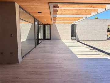Casa en venta en Chillan, Chillán - 4 dormitorios, 3 baños