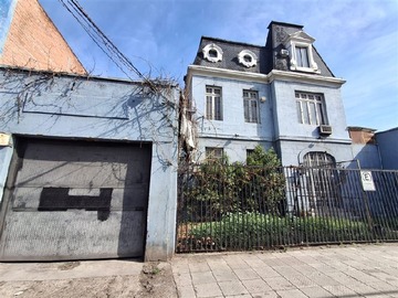 Casa en venta en Avenida Portugal 1923, Santiago - 4 dormitorios, 2 baños