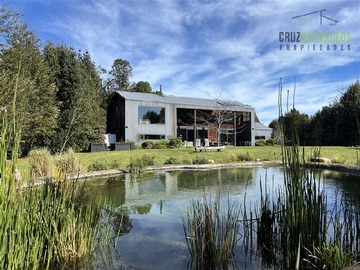 Casa en venta en Preciosa casa con maravilloso jardín totalmente formado, en lugar tranquilo y con acceso controlado, Puerto Varas - 3 dormitorios, 3 baños