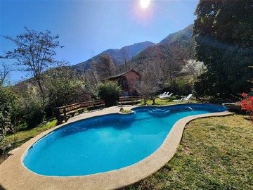 Casa en arriendo mensual en Camino El Volcán, El Melocoton, San José de Maipo - 5 dormitorios, 4 baños