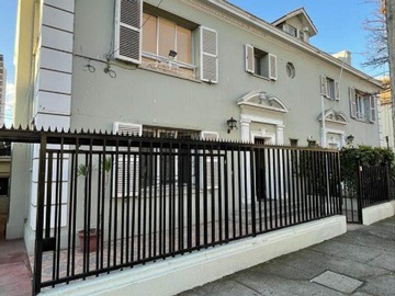 Casa en arriendo mensual en 5 Norte, Viña del Mar - 6 dormitorios, 3 baños