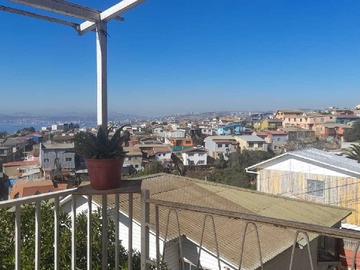 Casa en venta en Casa Central en Valparaiso. (69954), Valparaíso - 8 dormitorios, 3 baños