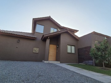 Casa en venta en El remanso de chicureo, Colina - 3 dormitorios, 3 baños