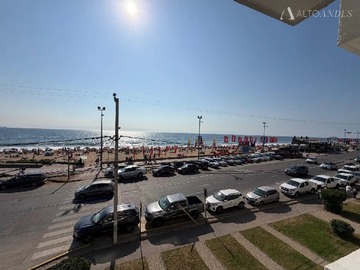 Departamento en venta en Ignacio Carrera Pinto, frente a la playa, Viña del Mar - 3 dormitorios, 3 baños