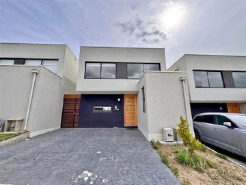 Casa en venta en almirante gerken 2887, Quilpué - 3 dormitorios, 3 baños