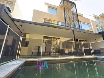Casa en venta en Avenida los presidentes con camino las pircas, Peñalolén - 4 dormitorios, 4 baños