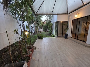 Casa en venta en Sebastian Piñera, cercano del Apumanque, Las Condes - 5 dormitorios, 5 baños