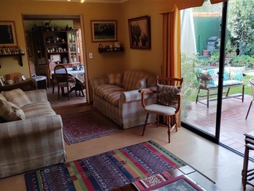 Casa en venta en Príncipe de Gales/ Vicente Pérez Rosales, La Reina - 5 dormitorios, 4 baños