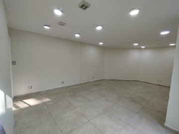 Local Comercial en arriendo mensual en Local comercial 1° nivel, en av. Principal., Pudahuel - 1 dormitorio, 1 baño
