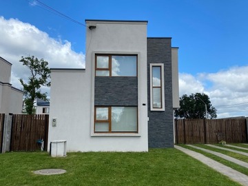 Casa en arriendo mensual en Mauel bustos huerta 03300, Temuco - 3 dormitorios, 3 baños