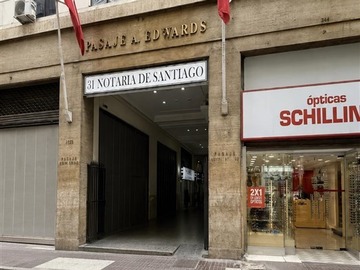 Oficina en venta en Huérfanos 1055, Santiago - 1 baño
