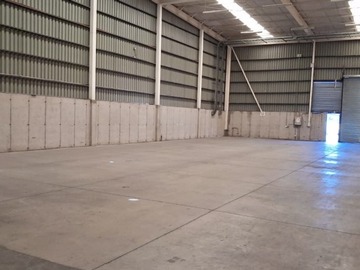 Bodega en arriendo mensual en Bodega el montijo renca 1.600 m2 con oficinas, Renca - 4 dormitorios, 5 baños