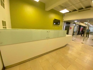 Oficina en arriendo mensual en Oficina Moderna en Pleno Centro (166083), Santiago - 12 dormitorios, 8 baños