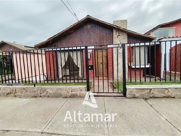 Casa en venta en Entre Avenida Estadio y Avenida El Santo, La Serena - 3 dormitorios, 2 baños