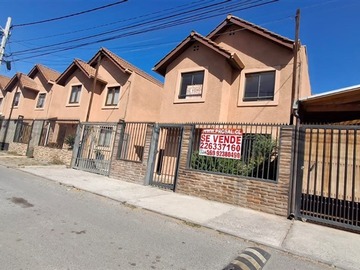 Casa en venta en Pasaje El Belloto N°2990 "Portal del Bosque ", Maipú - 3 dormitorios, 3 baños