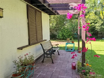 Casa en venta en Prince of Wales Country Club, Las Condes - 5 dormitorios, 3 baños