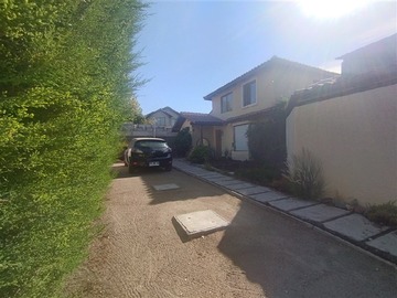 Casa en venta en Ayres de chicureo, Colina - 5 dormitorios, 4 baños
