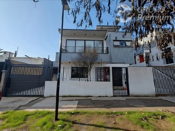 Oficina en arriendo mensual en Alcalde Eduardo Castillo Velasco, Ñuñoa - 1 dormitorio, 2 baños
