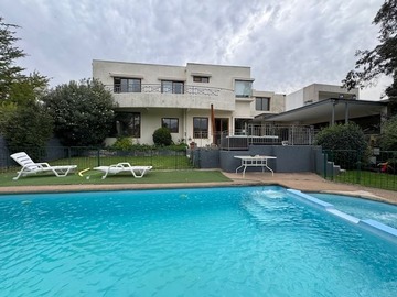 Casa en venta en Colegio Mayflower, Lo Barnechea - 6 dormitorios, 5 baños