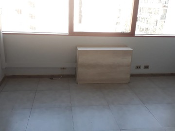 Oficina en arriendo mensual en Santa Magdalena, Providencia - 4 dormitorios, 2 baños