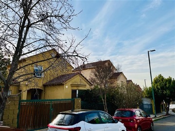 Casa en venta en Puerto Llano-Camino del Cerro, Quilicura - 3 dormitorios, 3 baños