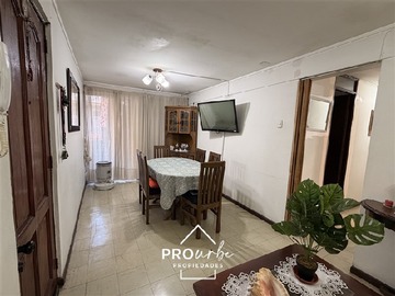 Departamento en venta en San Isidro/ Santa Isabel, Santiago - 3 dormitorios, 1 baño