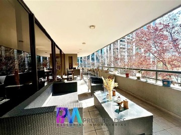 Departamento en venta en Barrio el Golf, Las Condes - 4 dormitorios, 5 baños