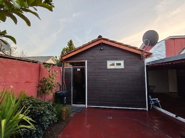 Casa en venta en Propiedad en Pasaje la Roblería 3ra Etapa, Larapinta Lampa - 5 dormitorios, 3 baños