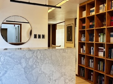 Oficina en venta en Av. Apoquindo/burgos, Las Condes - 4 dormitorios, 2 baños