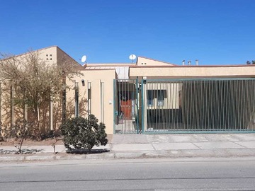 Casa en venta en Vendo hermosa casa en sector residencial (128111), Calama - 5 dormitorios, 4 baños