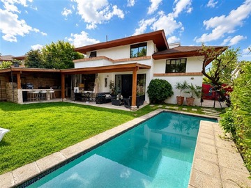 Casa en venta en Carlos Peña Otaegui/ Francisco Bulnes Correa, Las Condes - 4 dormitorios, 4 baños