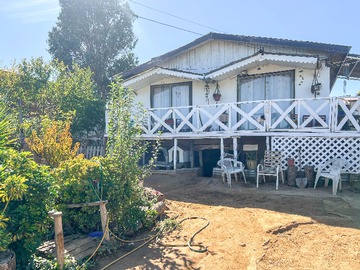 Casa en venta en Ramón Ángel Jara, Quilpué - 4 dormitorios, 1 baño