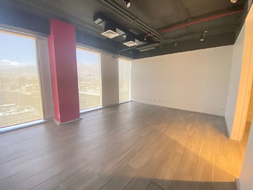 Oficina en arriendo mensual en Av. Los Militares, Las Condes - 1 dormitorio, 2 baños